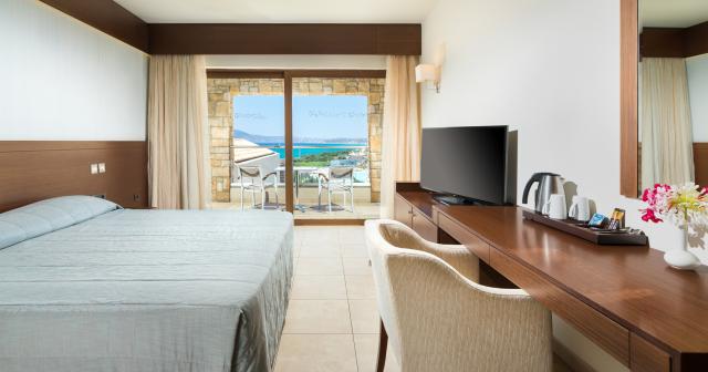 Blue-Lagoon-Village-ROOM-FAMILY-SEAVIEW-2025-02
