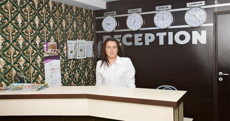 Elvira-2023-RECEPTION