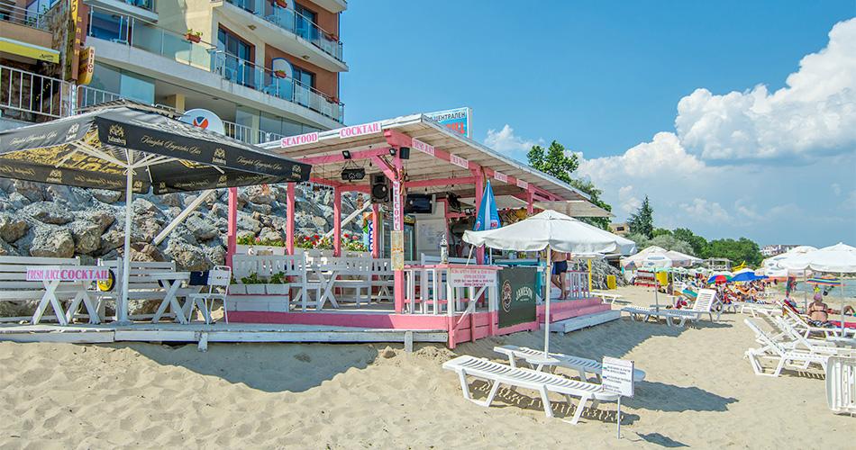 Elvira-BEACH-BAR-2