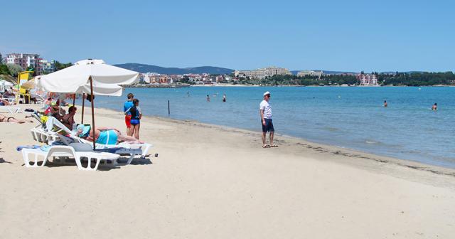 Elvira-BEACH
