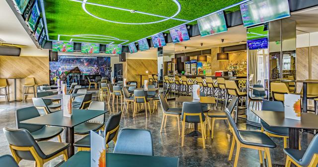 Barcelo-Royal-Beach-SPORT-BAR-2021