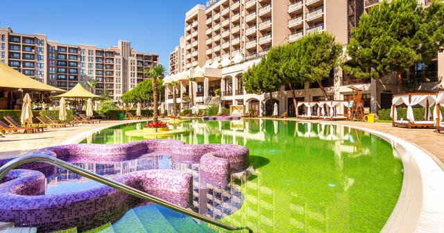 Barcelo-Royal-Beach-POOL-2021-02