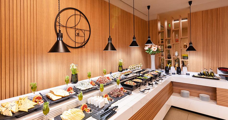 Tiara-Beach-RESTAURANT-2024-01