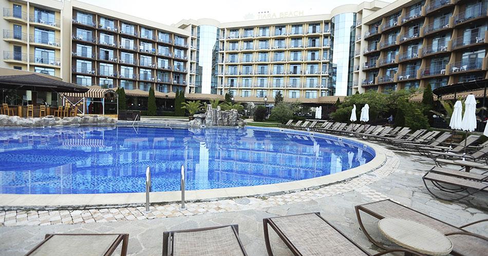 Tiara-Beach-POOL-2021