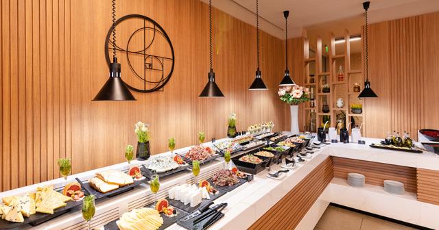 Tiara-Beach-RESTAURANT-2024-01
