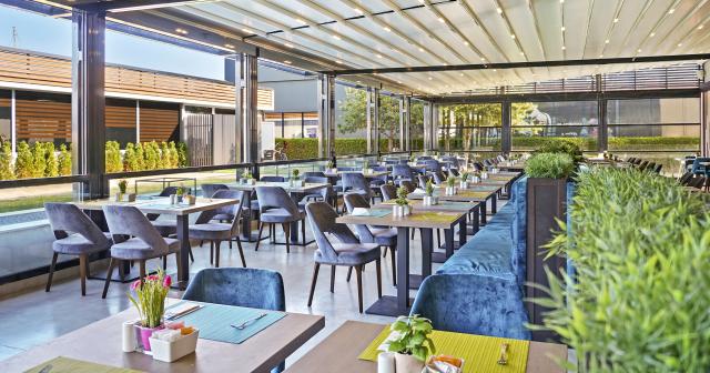 Dit-Evrika-Beach-Club-MAIN-RESTAURANT-TERRACE-2025