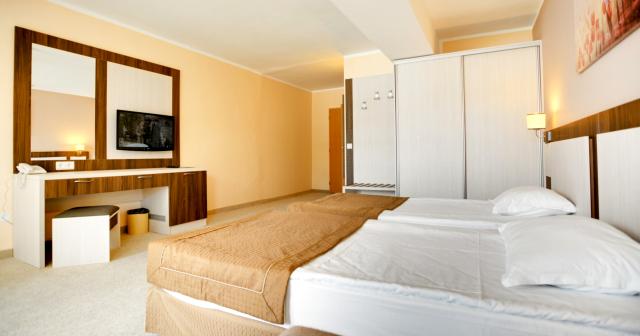 Dit-Evrika-Beach-Club-ROOM-POOL-VIEW-2025-01