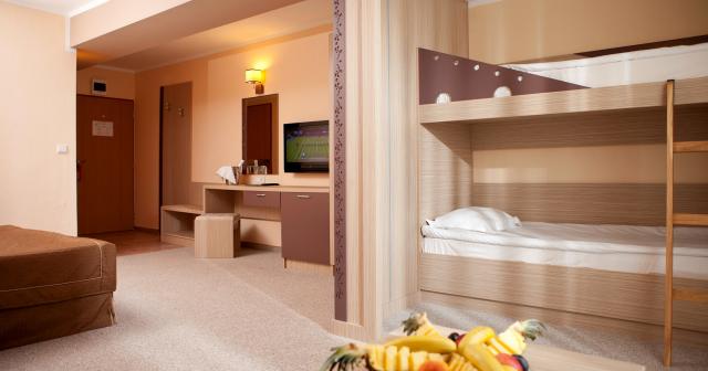 Dit-Evrika-Beach-Club-FAMILY-ROOM-2025-02