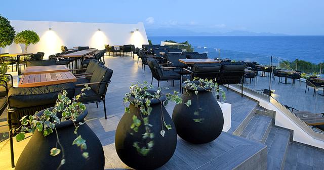 Dimitra-Beach-Hotel-and-Suites-2020-BAR-VERANDA