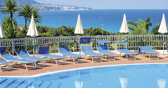 Scoglio-Del-Leone-POOL