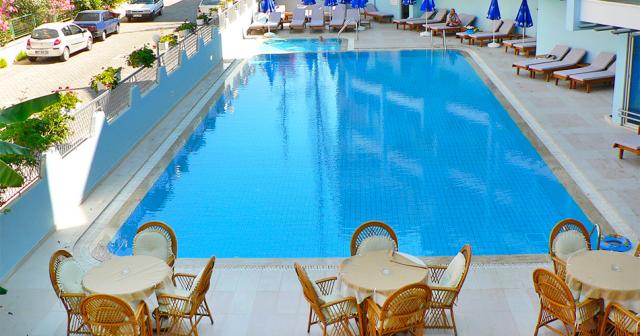Blue-Diamond-Alya-POOL-2
