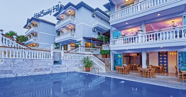Sunny-Hill-Alya-POOL