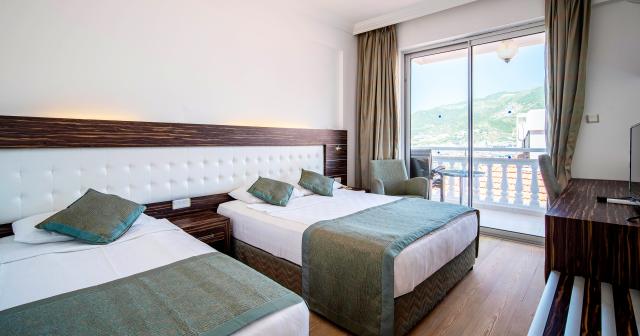 Sunny-Hill-Alya-ROOM-03