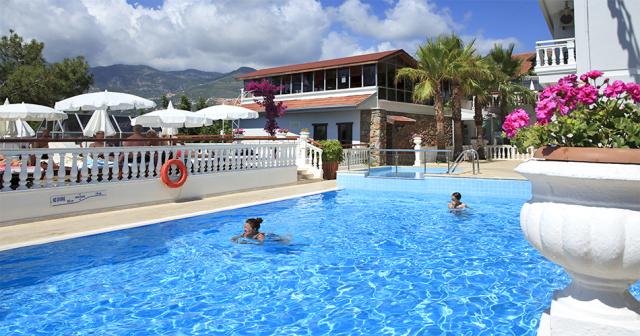 Sunny-Hill-Alya-POOL-2