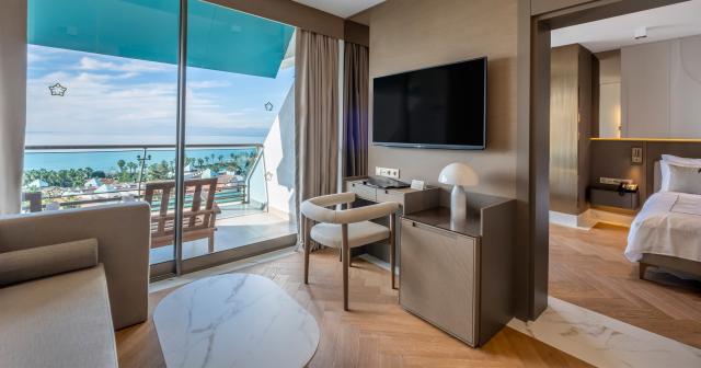Side-Star-Elegance-2025-ROOM-SUITE-02