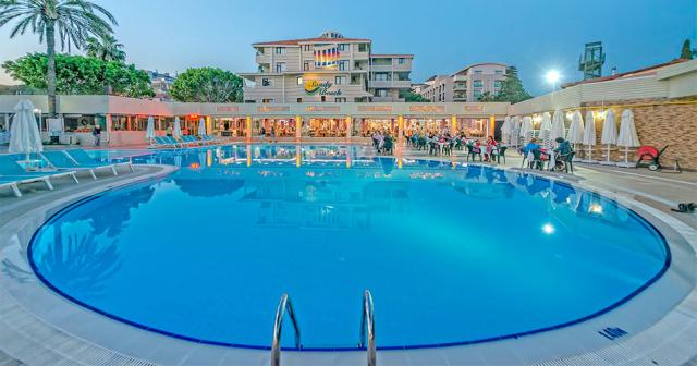 Sandy-Beach-2023-POOL-02