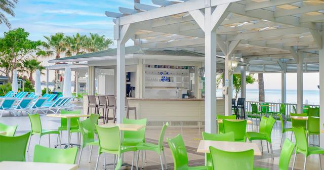 Sandy-Beach-2023-POOL-BAR