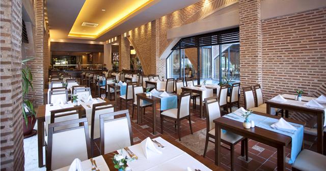 Limak-Limra-Hotel-and-Resort-RESTAURANT-2