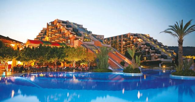 Limak-Limra-Hotel-ALCARTE-2024-POOL-01