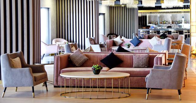 Royal-Wings-LOBBY