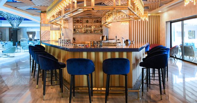 Royal-Wings-BAR