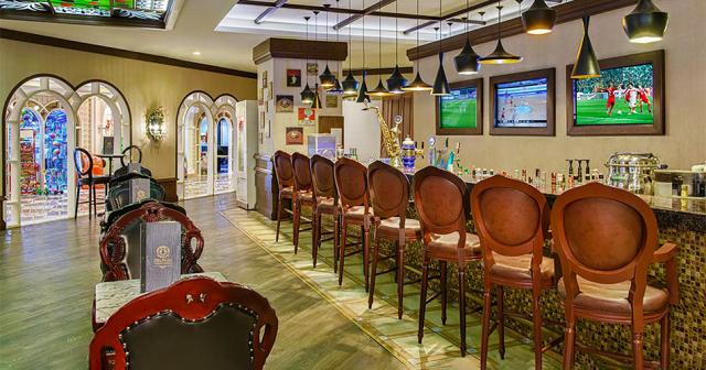 Delphin-Imperial-BAR-2022