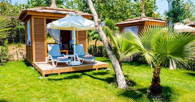 Delphin-Imperial-BEACH-HUT-2022