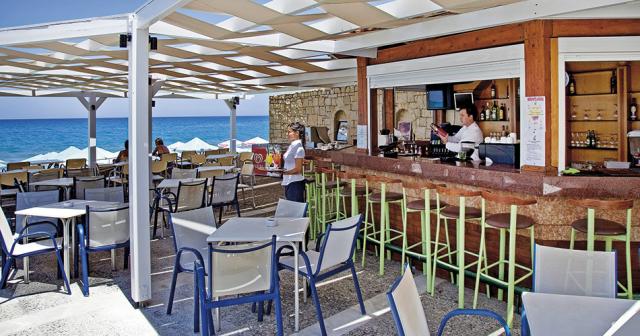 Jo-an-Beach-BAR