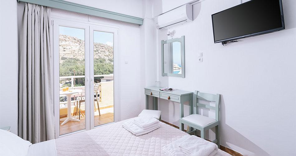 Zafiria-2023-ROOM-01