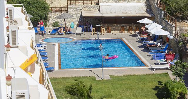 Zafiria-POOL_1
