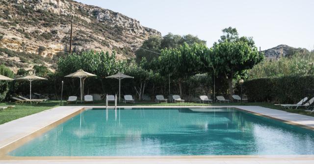 Matala-Bay-POOL-2025