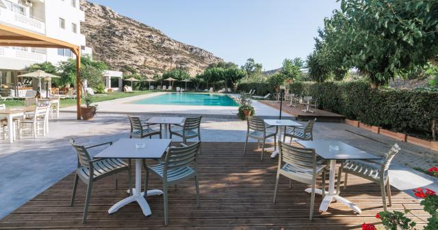 Matala-Bay-POOL-BAR-2025-03