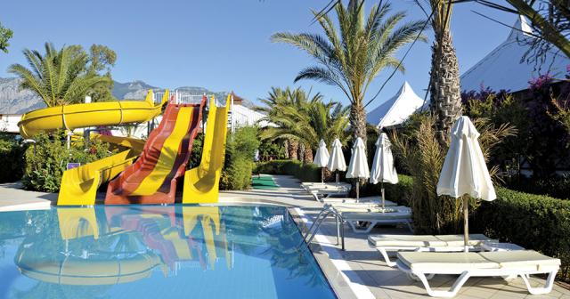 Emelda-Sun-Club-WATERSLIDES-2021
