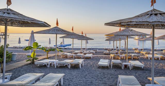 Emelda-Sun-Club-BEACH-2022