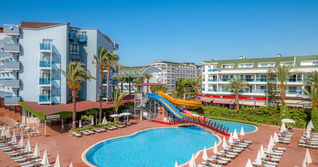 Caretta-Relax-Hotel-POOL-OVERVIEW-01-2024