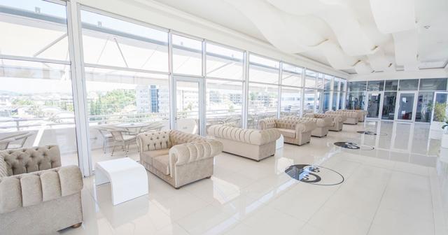 Laguna-Beach-Alay-LOBBY-2022