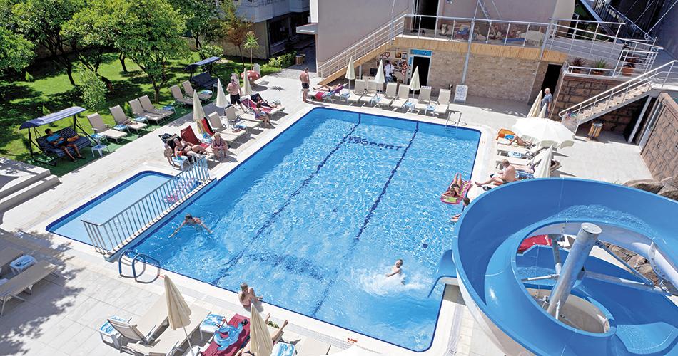 Monart-City-POOL
