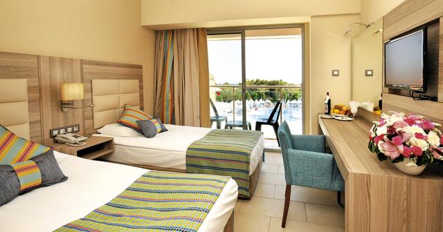 Insula-Resort-ROOM