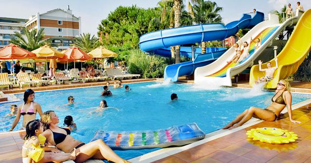 Insula-Resort-WATERSLIDE-2