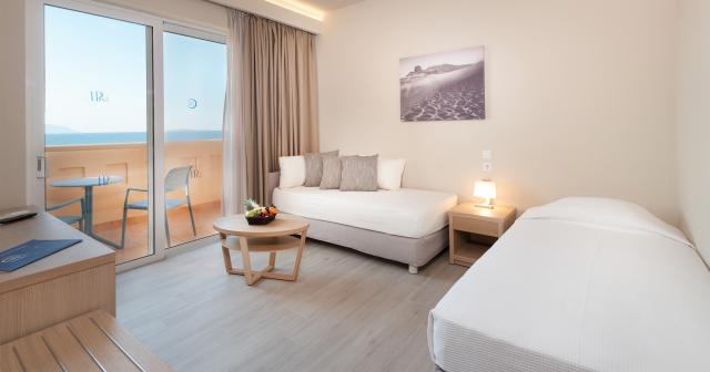 Horizon-Beach-Resort-FAMILY-ROOM-02