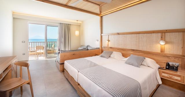 Horizon-Beach-Resort-SUPERIOR-DAOUBLE-ROOM-01