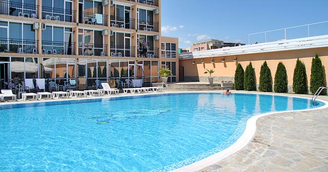 Riva-POOL-3