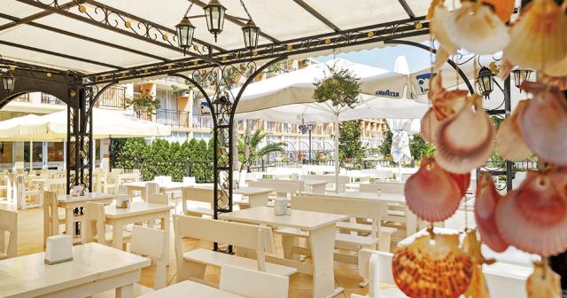 Riva-RESTAURANT-OUTDOOR-1