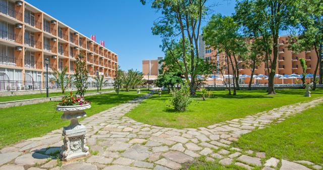 Riva-GARDEN-2