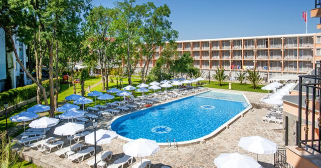 Riva-POOL-1
