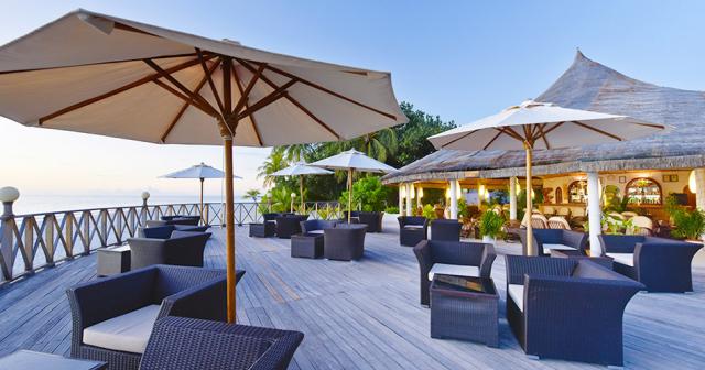 Angaga-Island-Resort-and-Spa-BAR2