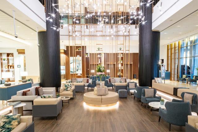 Amwaj-Rotana-Jumeirah-Beach-2024-LOBBY-02