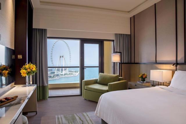 Amwaj-Rotana-Jumeirah-Beach-2024-SEA-KING-ROOM-01