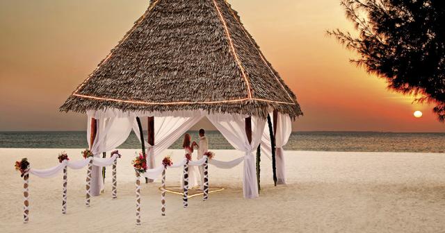 Gold-Zanzibar-Beach-House-and-Spa-BEACH-WEDDING-2021