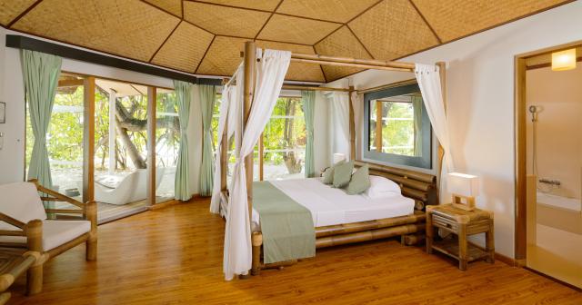Safari-Island-Resort-2025-BEACH-BUNGALOW-ROOM-01